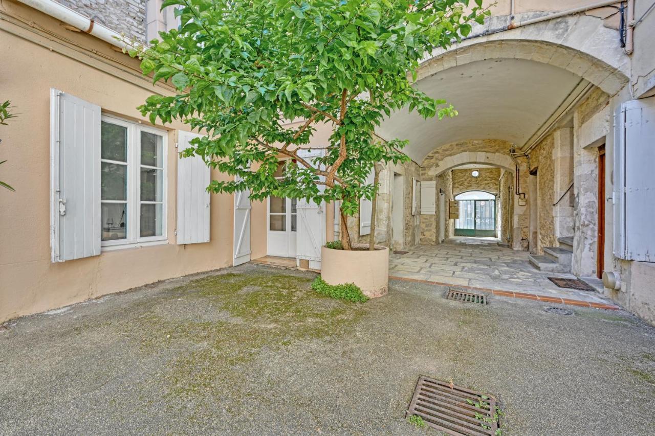 Appartement Au Calme En Plein Centre-Ville Nîmes Eksteriør billede