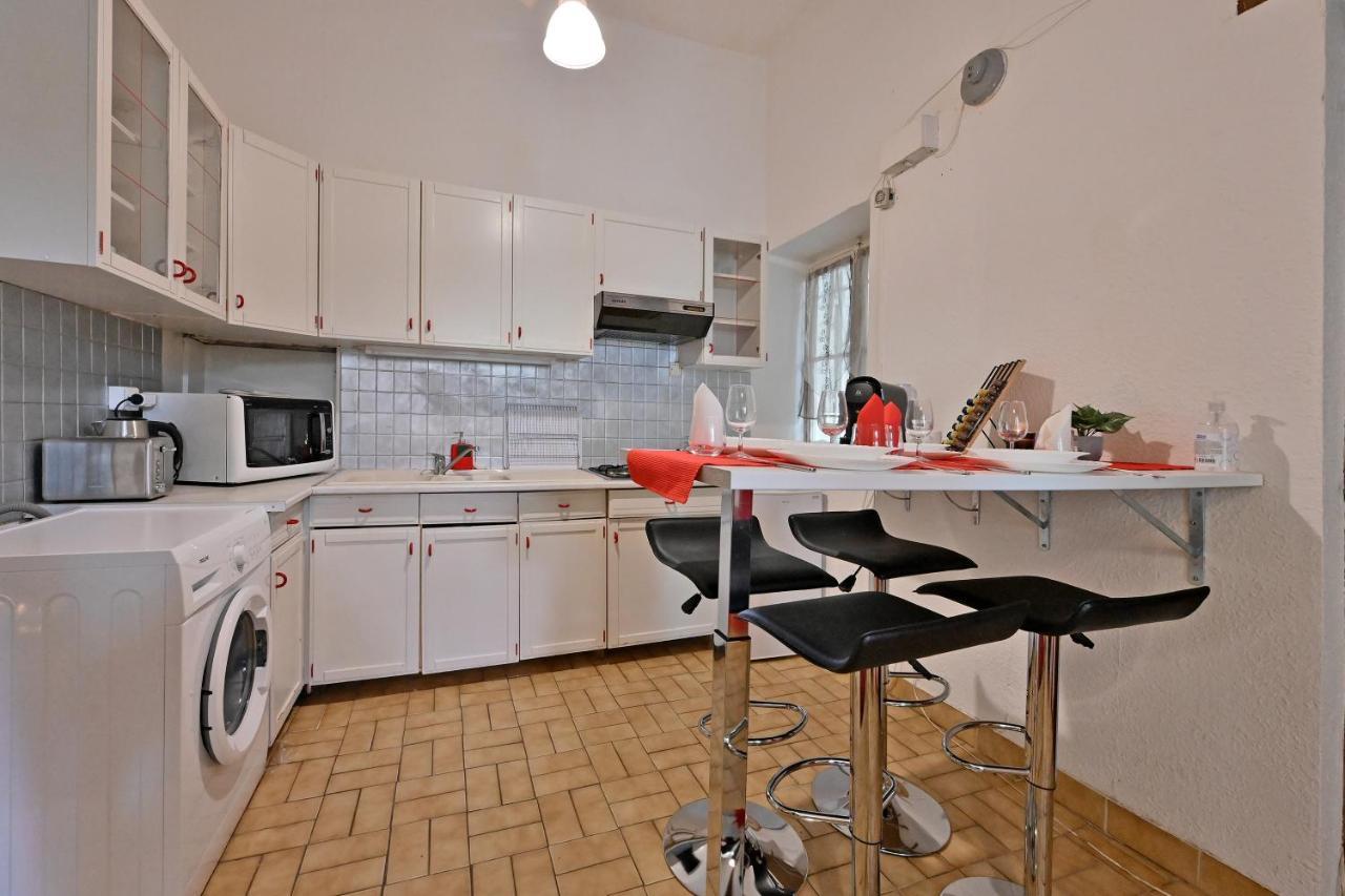 Appartement Au Calme En Plein Centre-Ville Nîmes Eksteriør billede