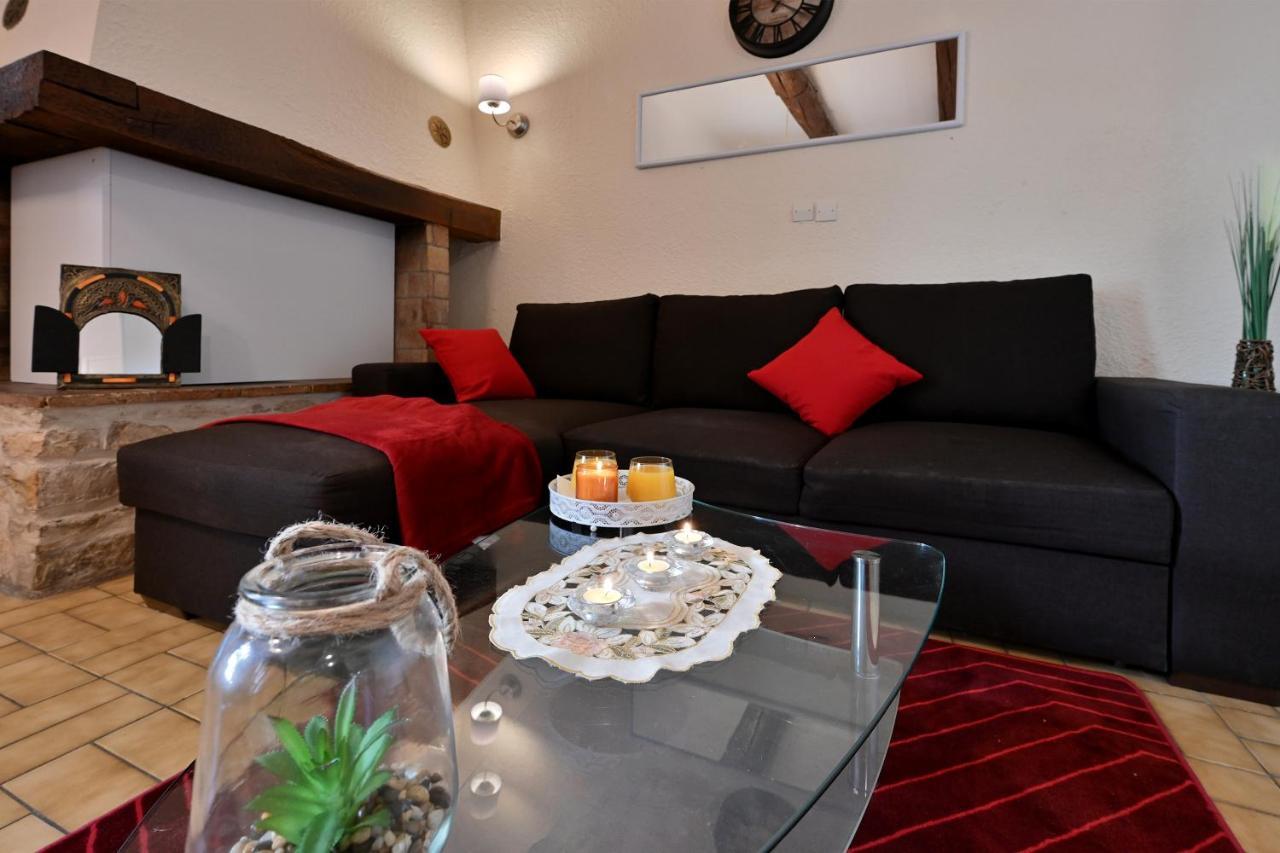 Appartement Au Calme En Plein Centre-Ville Nîmes Eksteriør billede